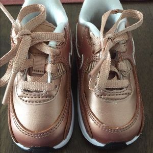 Rose gold air max size 4 infant
